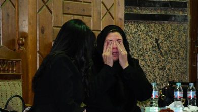 Photo of صابرين تنهار ببكاء شديد في عزاء والدها وحضور مشاهير الفن
