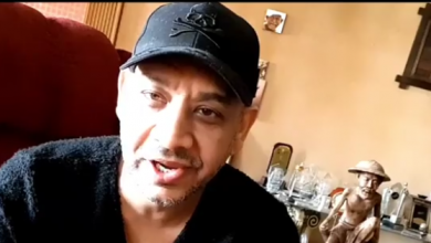 Photo of بالفيديو .. المطرب والملحن  عصام  كاريكا المصرى يعتذر لملك المغرب