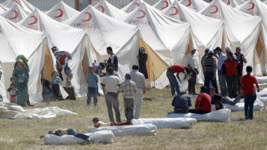 Photo of تركيا تقيم مخيمات لإيواء 170 ألفا قرب إدلب السورية