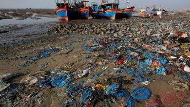 Photo of قبل يوم البيئة العالمي.. نفايات البلاستيك تخنق شاطئا في فيتنام