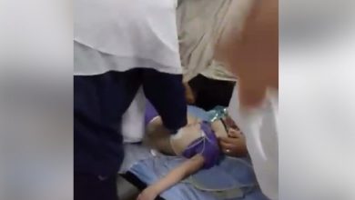 Photo of بالفيديو:طفل يفارق الحياة فى مستشفي بالغربية ولا يوجد طبيب واحد لإنقاذه من الموت