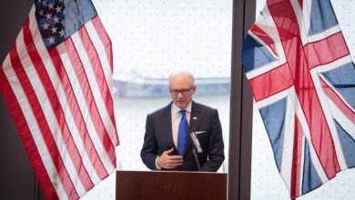 Photo of السفير الأمريكي يحث بريطانيا على التخلي عن دعمها للاتفاق النووي مع إيران