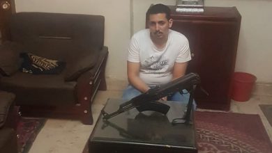 Photo of مباحث البساتين تضبط صاحب شركة بحوزته بندقية الية غير مرخصة