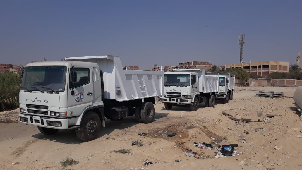 محافظة القليوبية تتسلم 3 سيارات قلاب لدعم منظومة النظافة