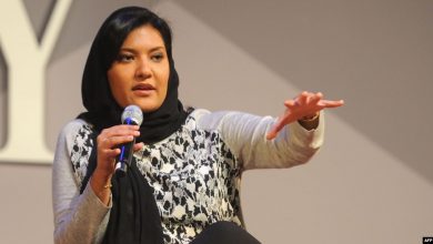 Photo of أول سفيرة للسعودية في واشنطن تقدم أوراق اعتمادها للرئيس الأمريكي