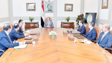 Photo of السيسي يجتمع مع رئيس الوزراء ووزراء التموين والداخلية والاتصالات