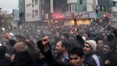 Photo of بـ«دوافع اقتصادية» وشعارات سياسية .. إيران تستقبل العام الجديد بانتفاضة شعب