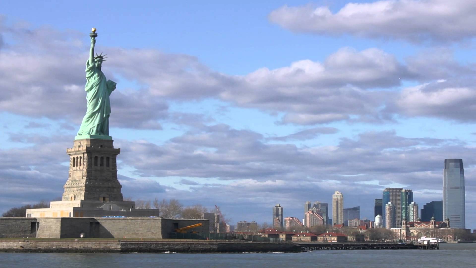 إغلاق مزار تمثال الحرية فى نيويورك أمام السائحين والسبب غير معروف