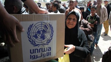 Photo of ذا ايكونوميست ” هل تخطئ أمريكا في خفض المساعدات للاجئين الفلسطينيين؟