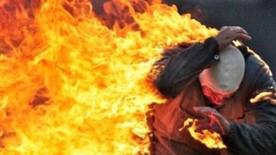 Photo of ضائقة مالية تدفع شابًا لإشعال النيران في جسده