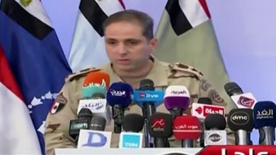 Photo of المتحدث العسكري ينشر لقطات مقتل 30 تكفيريًا وتدمير 74 عبوة ناسفة في سيناء