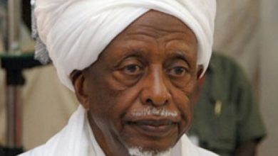 رحيل الرئيس السودانى الذى خلع "سوار الذهب" ليلبسه التاريخ