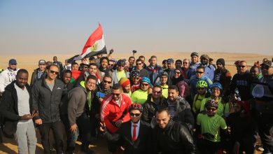 وزير الرياضة يقود ماراثون الدراجات للشباب العربي فى سفح الأهرامات