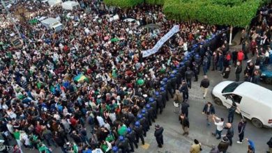 Photo of آلاف يحتجون مرة أخرى على النخبة الحاكمة في الجزائر