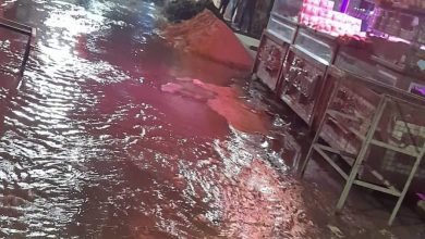 Photo of مياه الغربية تدفع بسيارات شفط وعمال بعد انفجار خط رئيسى بأحدي شوارع كفر الزيات